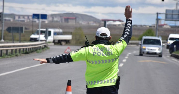 Bayram denetimleri hızla sürüyor: 1 haftada 467 bin araca işlem yapıldı