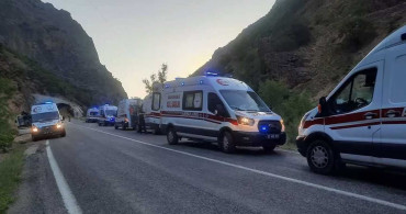Bayram dönüşü kahreden kaza: Tur minibüsü devrildi! 3'ü ağır 19 kişi yaralandı