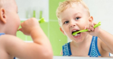 Bebek ve Çocuklarda Ağız Bakımı - Çocuklarda Ne Zaman Diş Macunu Kullanılmalıdır?