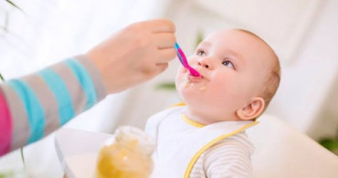 Bebekler Ek Gıdaya Ne Zaman Başlamalı?