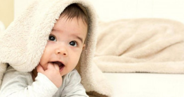Bebekler Neden Parmak Emer? Bebeklerin Parmak Emmesi Sorun mu?