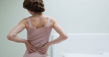 Bel ağrısı neden olur? Evde egzersiz ile bel ağrısı nasıl geçer? Bel ağrısını geçiren 3 pozisyon