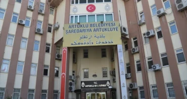 Belediyede evrakta sahtecilik yapan müdür ve tekniker görevden alındı