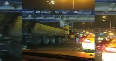 Beylikdüzü’nde Korkutan Kaza: Hafriyat Kamyonu Metrobüs Üst Geçidine Çarptı