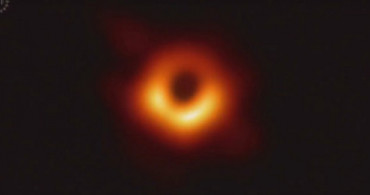 Bilim İnsanları İlk Gerçek Kara Delik Fotoğrafını Paylaştı