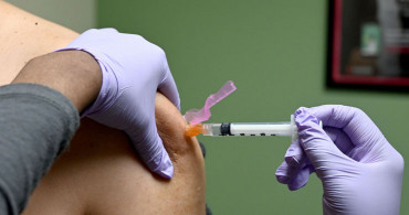 Bilim Kurulu Üyesi: Haziran'da Aşı Devreye Girebilir