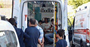 Bingöl'de 27 Öğrenci Civayla Oynadıkları İçin Hastaneye Kaldırıldı