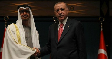 Birleşik Arap Emirlikleri Başkan Erdoğan'ı Bekliyor: Dubai'deki Burj Khalifa Gökdelenine Türk Bayrağı Yansıtıldı!