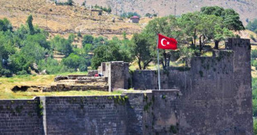 Bitlis Kalesi’nde Bizans ve Osmanlı İzlerine Rastlandı