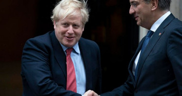 Boris Johnson: 'Coronavirüs Tokalaşmamı Engellemeyecek'