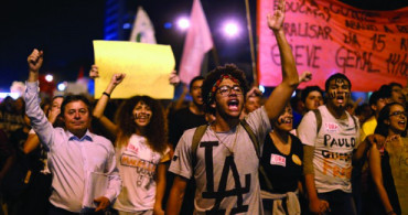 Brezilya Cumhurbaşkanı Bolsonaro, Bütçe Kesintisini Protesto Eden Öğrencilere Embesil Dedi