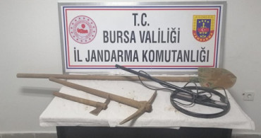 Bursa'da Defineciler Suçüstü Yakalandı