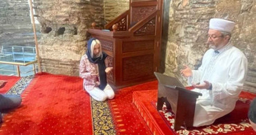 Bursa'da duyduğu ezan sesinden etkilenen Ukraynalı turist kadın Müslüman oldu