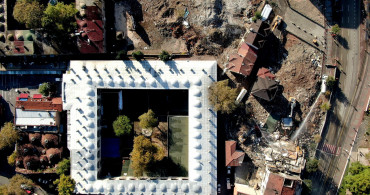 Bursa’da Tarihi Gölgeleyen Binalar Tek Tek Yıkıldı