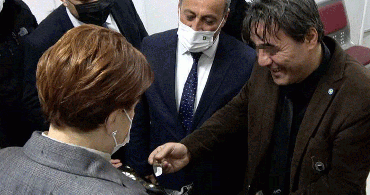 Çaldığı Bıçağı Meral Akşener'e Hediye Eden İYİ Parti Üyesi Gözaltına Alındı!