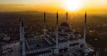 Çamlıca Camii'nin Heybeti İstanbul'u Daha da Özel Yapıyor