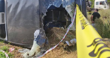 Çanakkale’de korkutan kaza: Tur otobüsü devrildi, ölü ve yararılar var