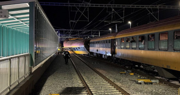 Çekya’da iki tren kafa kafaya çarpıştı: Çok sayıda ölü ve yaralı var