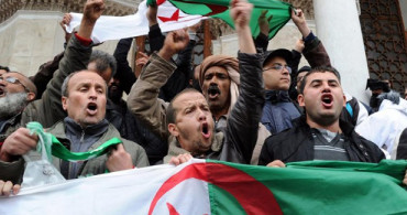 Cezayir'de Geçiş Dönemi Başlamasına Karşın Eylemler Devam Ediyor 