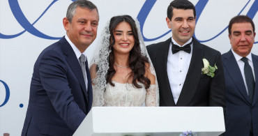 CHP Genel Başkanı Özgür Özel, Avcılar'da Nikah Şahidi Oldu