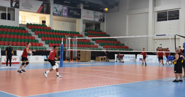 Cizre Belediyespor Erkek Voleybol Takımı Arkas Spor Maçına Hazırlanıyor