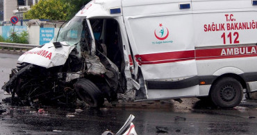 Cizre'de Bebek hastayı Taşıyan Ambulans Kaza Yaptı
