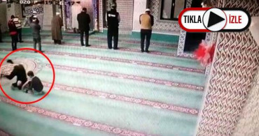 Çocuğuna Camiyi Sevdirmek İsteyen Baba Takla Atarak Namaza Durdu