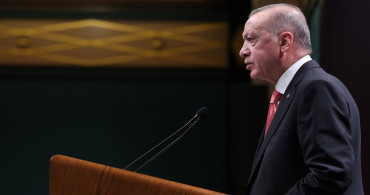 Cumhurbaşkanı Erdoğan, Başbakan Adnan Menderes, Dışişleri Bakanı Fatin Rüştü Zorlu ve Maliye Bakanı Hasan Polatkan’ı andı