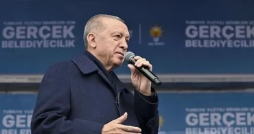Cumhurbaşkanı Erdoğan, Rize'de coşkulu kalabalığa seslendi: "Birlik içinde Türkiye'yi esir almalarına izin vermedik!"