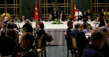 Cumhurbaşkanı Erdoğan Şehit Aileleriyle İftarda Bir Araya Geldi