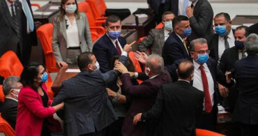 Cumhurbaşkanı Erdoğan'a Saygısızlık! CHP'liler, TBMM'de Kavga Çıkardı