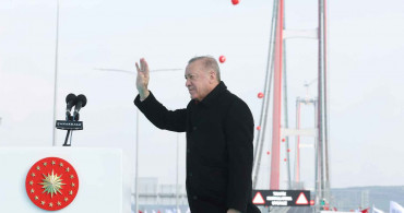 Cumhurbaşkanı Recep Tayyip Erdoğan, 1915 Çanakkale Köprüsü'nün açılışında konuşuyor!