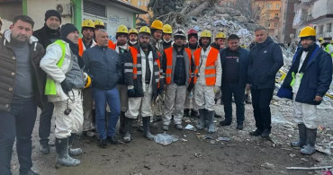 Deprem bölgesinde madencilerin mücadelesi sürüyor