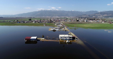 Deprem sonrası Hatay’daki Karasu çayı taştı: Köy su altında kaldı
