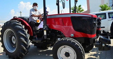 Devlet Yalnız Bırakmadı: Manavgat'ta Yangında Zarara Uğrayan Çiftçilere 16 Yeni Traktör!