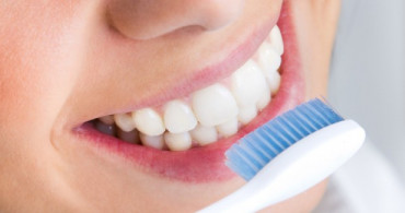Diş Sağlığımızı Olumsuz Etkileyen Alışkanlıklar