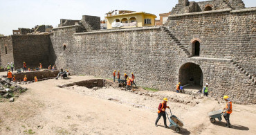 Diyarbakır'da 1700 yıllık tarihi eser bulundu!