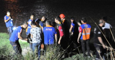 Diyarbakır'da Dicle Nehri'ne Düşen Genç Kayboldu