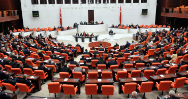 Dün akşam CHP Genel Başkanı duyurmuştu: Başörtü teklifini Meclis'e sundu!