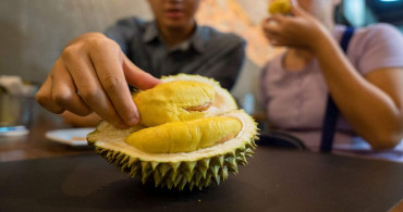 Durian meyvesi nedir, nasıl kokar? Durian meyvesi neden yasak? Durian meyvesi fiyatı ve faydaları