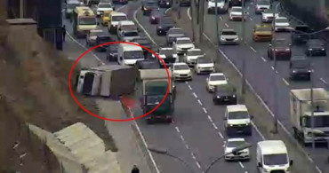 E-5'te Kamyonet Yan Yattı, Trafik Kilitlendi