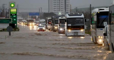 Edirne'de Sel Felaketi! Onlarca Araç Suya Gömüldü