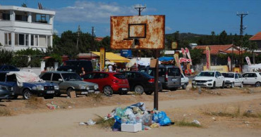 Edirne'den Evine Dönen Tatilciler Çöplerini Sahil Kenarlarında Bıraktı