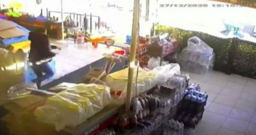 Elazığ’da Deprem Marketin Güvenlik Kamerasına Kaydedildi