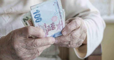 Emeklilere müjde! Bağkur'dan emekli olanların hesaplarına bugün 1100 TL bayram ikramiyesi yattı!