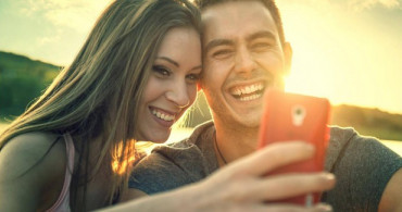 En Çok Sosyal Medyada Mutlu Görünen Çiftler Mutsuz!