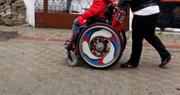 Engelli Çocuğu Olan Çalışan Anneye Erken Emeklilik İmkanı 