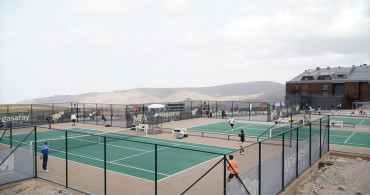 Erciyes'te Uluslararası Tenis Heyecanı: ITF Turnuvası Devam Ediyor