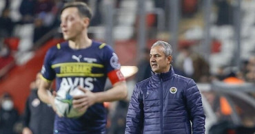 Erman Toroğlu, Fenerbahçe'de kadro dışı kalan Mesut Özil'in alınan karar nedeniyle Teknik Direktör İsmail Kartal'a küfür ettiğini açıkladı!