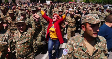Ermenistan Protesto: Askeri Üniformalılar Sokağa Çıktı